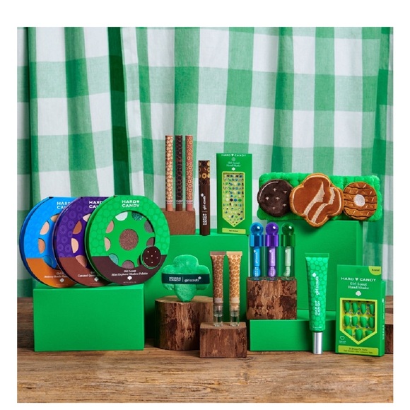 Hard Candy x Girl Scout Shadow Palette, Mint Explorer, Thin Mint-Scented - Picture 4 of 5